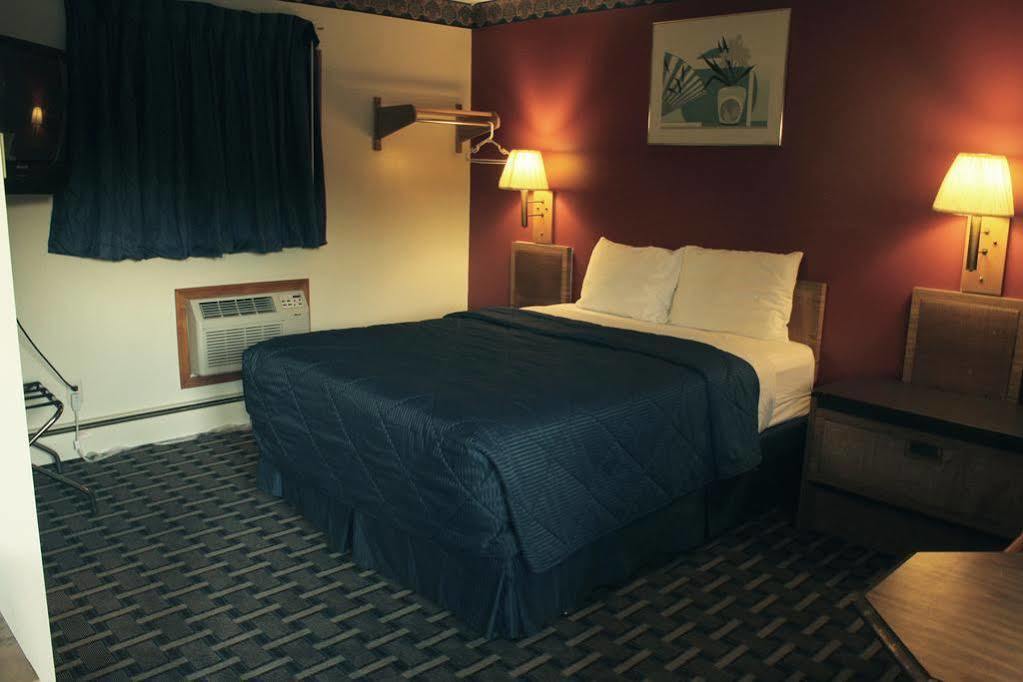 Budget Host Inn Fridley Ngoại thất bức ảnh